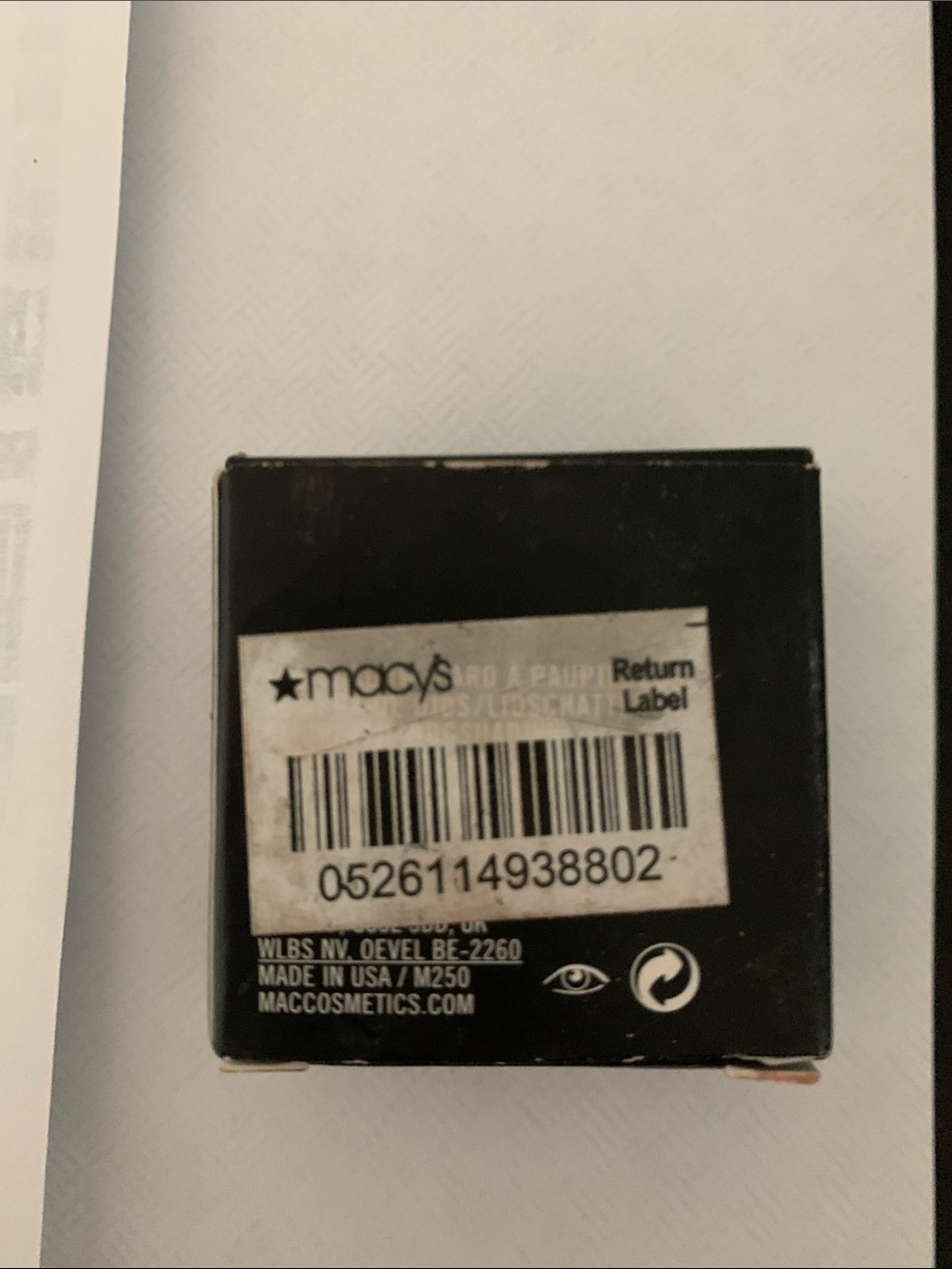 MAC Neutral Matte Eye Shadow - Shade: Shroom Satin - Picture 2 of 3
